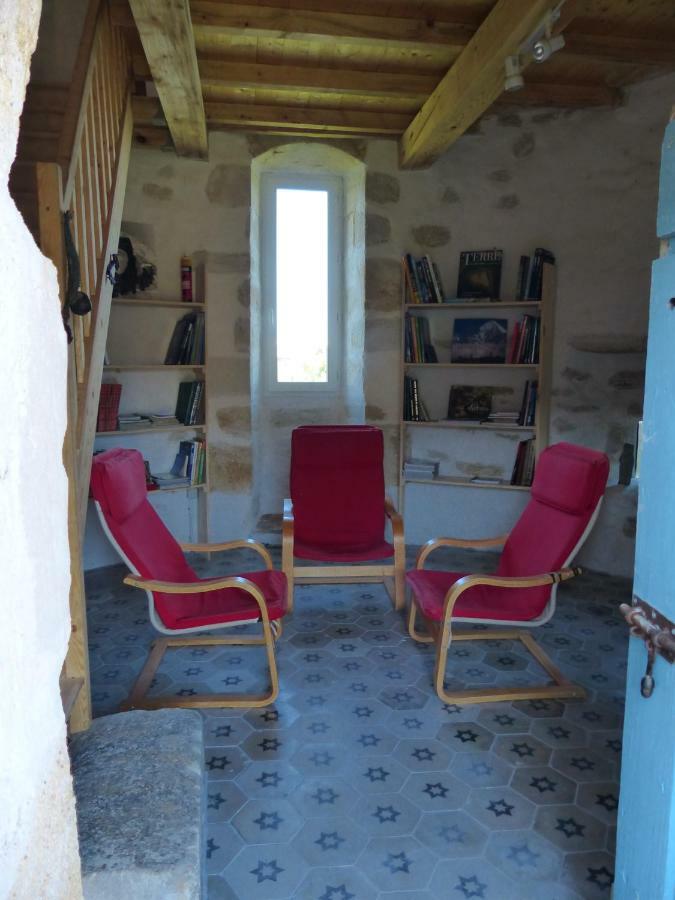 Bed and Breakfast Roulotte la Souleillade à Saint-Sernin  Extérieur photo